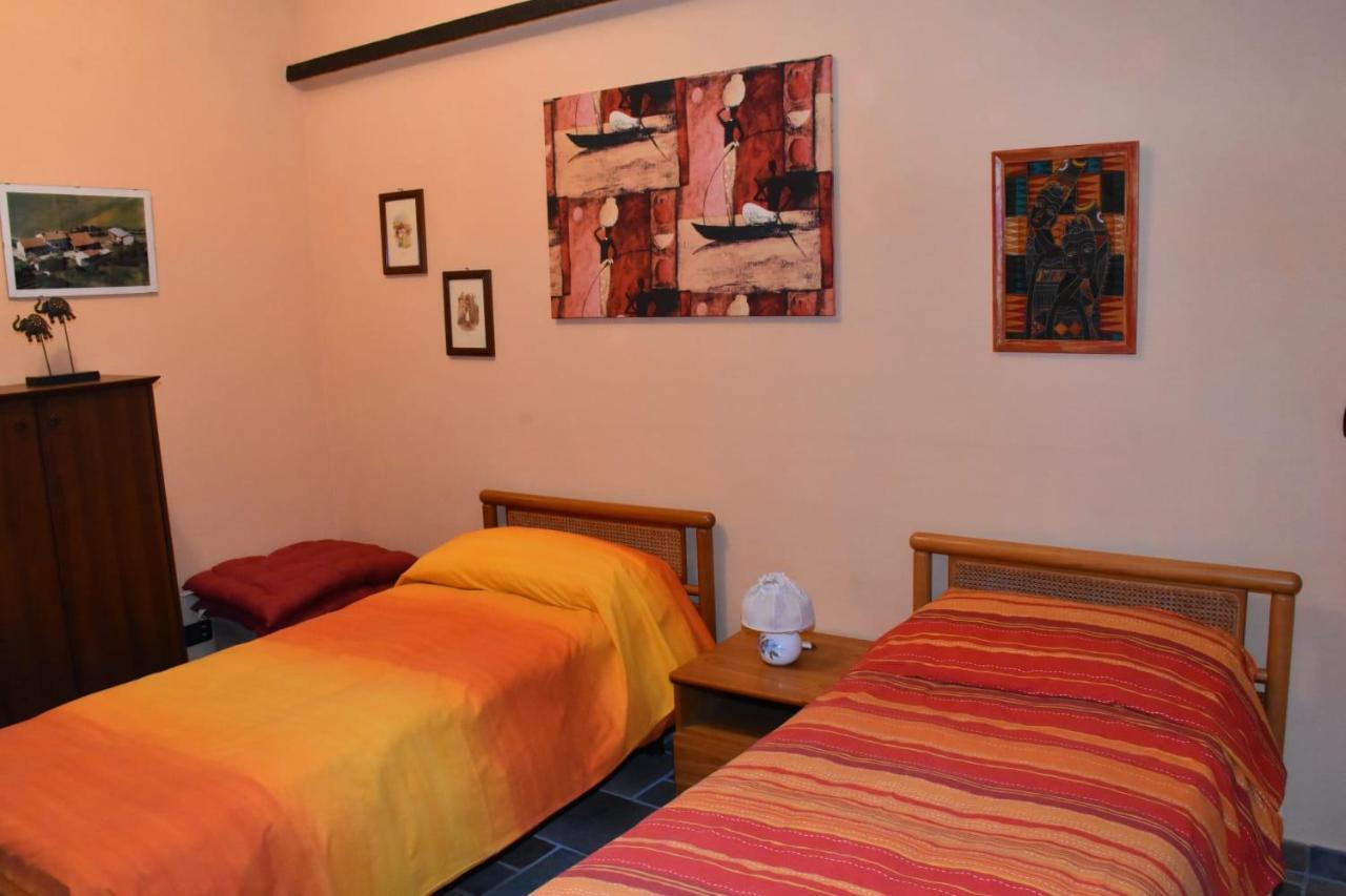 La Casa Di Enzo Bed & Breakfast Lequio Tanaro Екстериор снимка